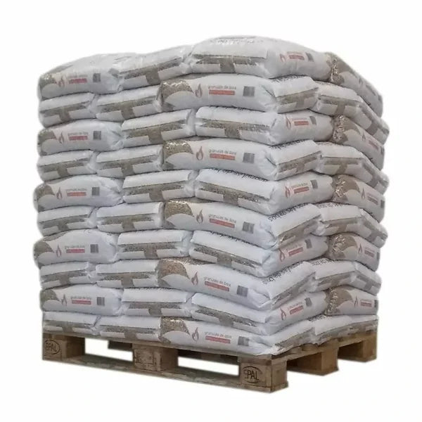 Wood pellets pallet with 70 bags of 15 kg each